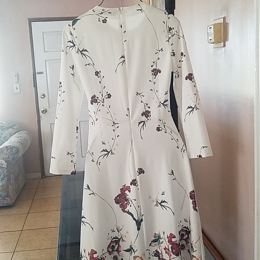 Dress - Picture 2 of 2